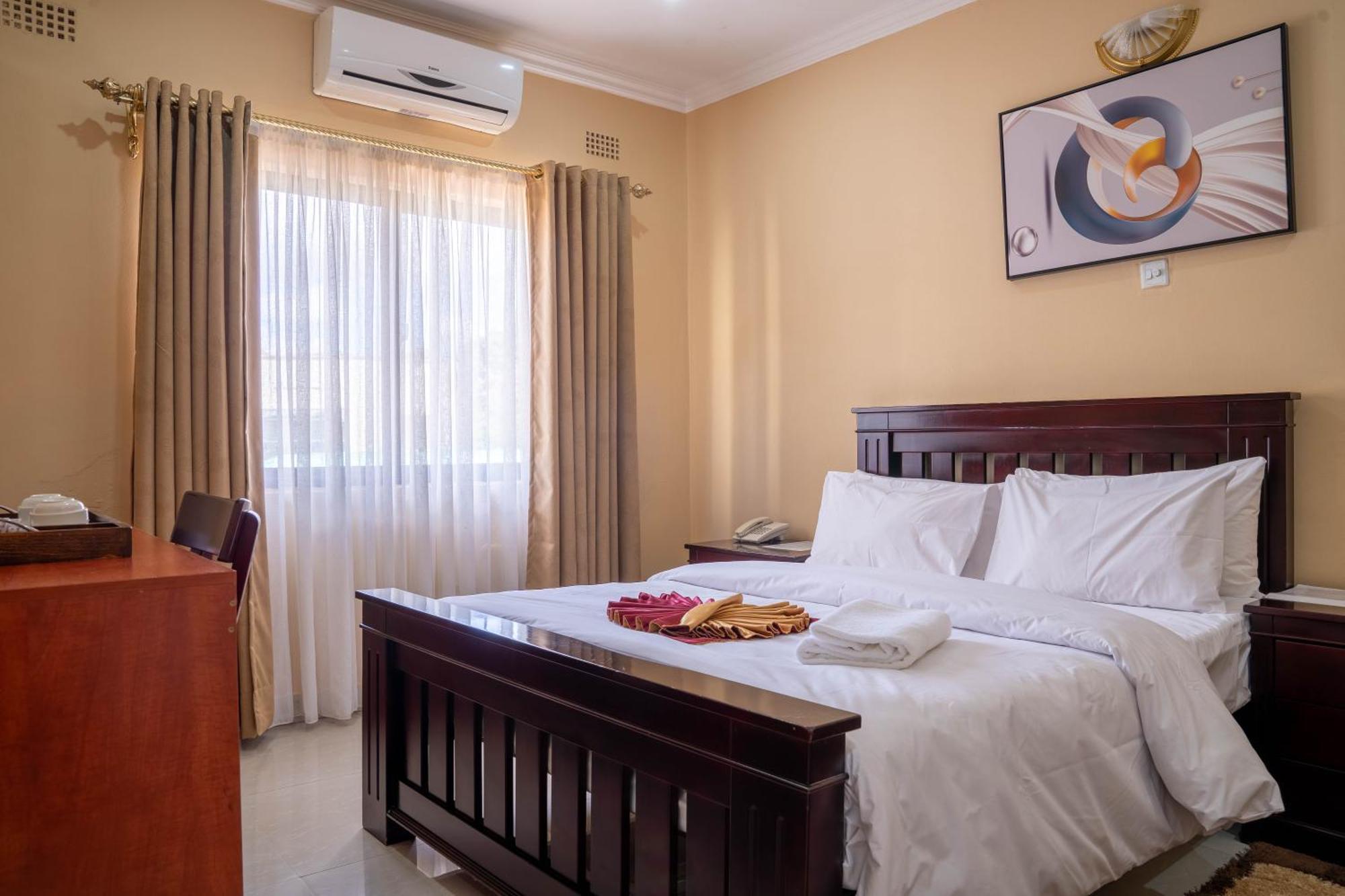 Nyamfinzi Hotel Chipata Экстерьер фото