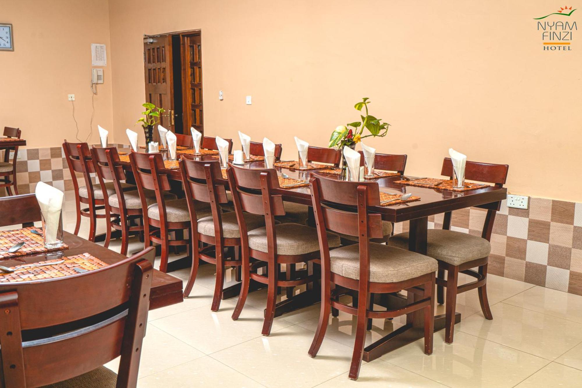 Nyamfinzi Hotel Chipata Экстерьер фото