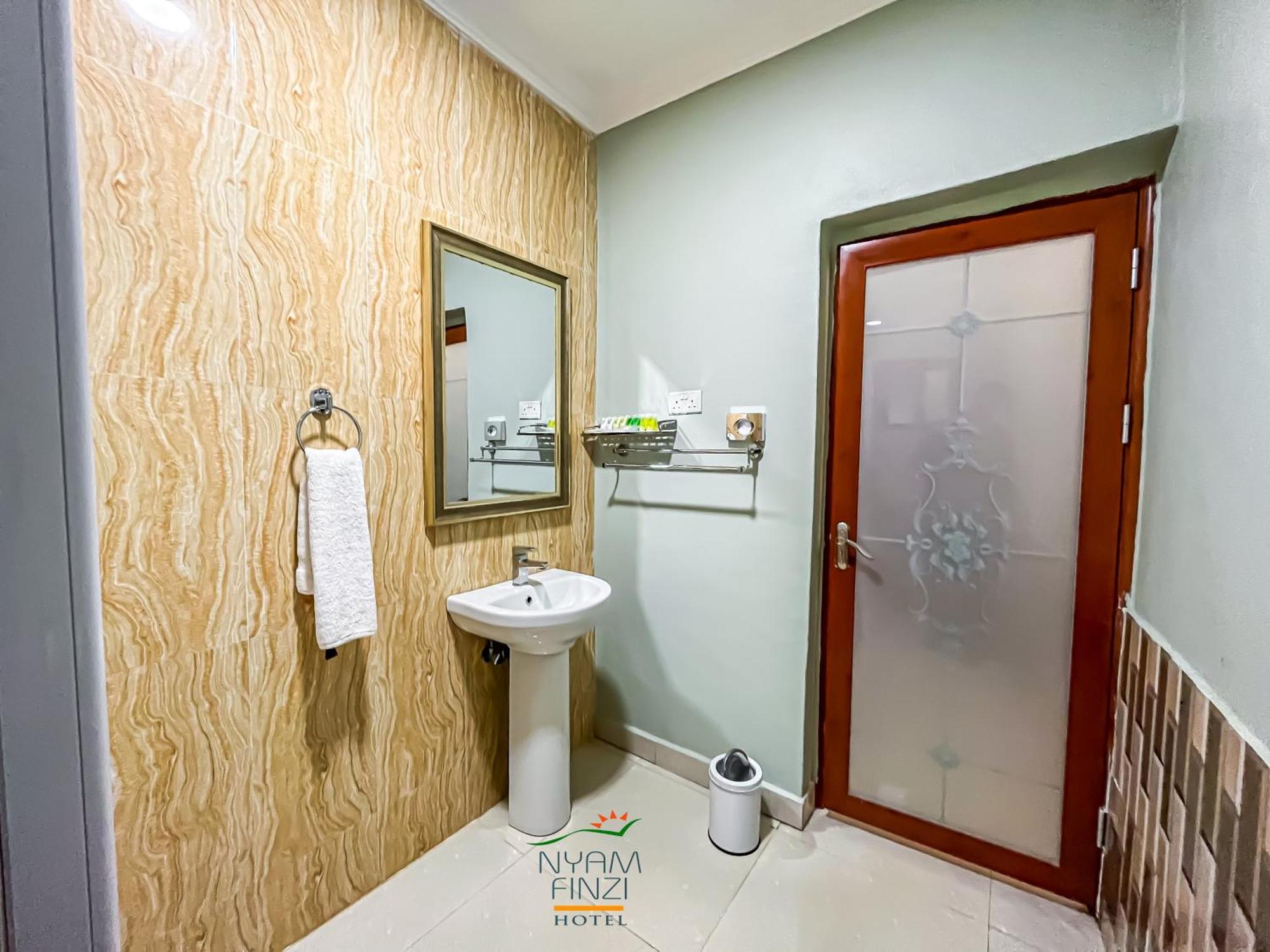Nyamfinzi Hotel Chipata Экстерьер фото